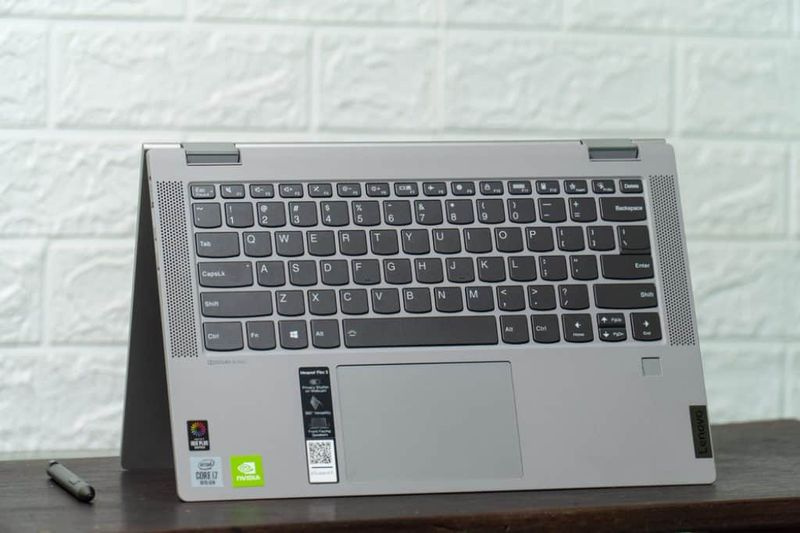 Dell Inspiron 14 5000 Series 2-in-1 Opțiuni de stocare și evaluare a performanței