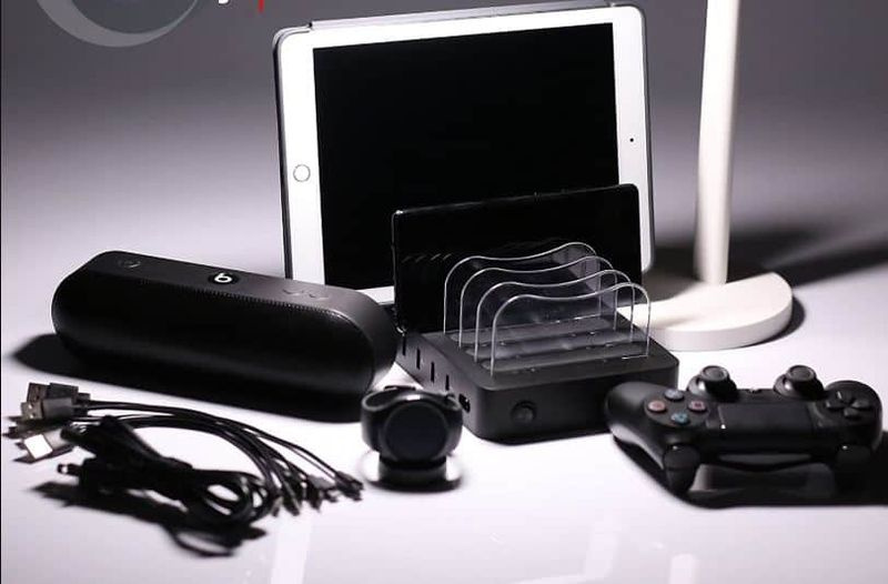 Technické darčeky pod 50 USD: TIMSTOOL 6 USB nabíjacia stanica pre viacero zariadení
