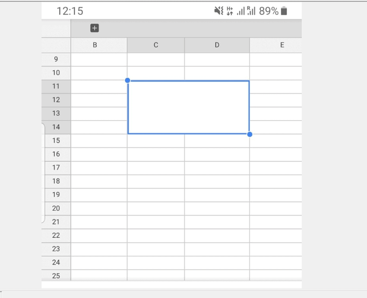 Com combinar cel·les a Google Sheets des de l'aplicació per a Android