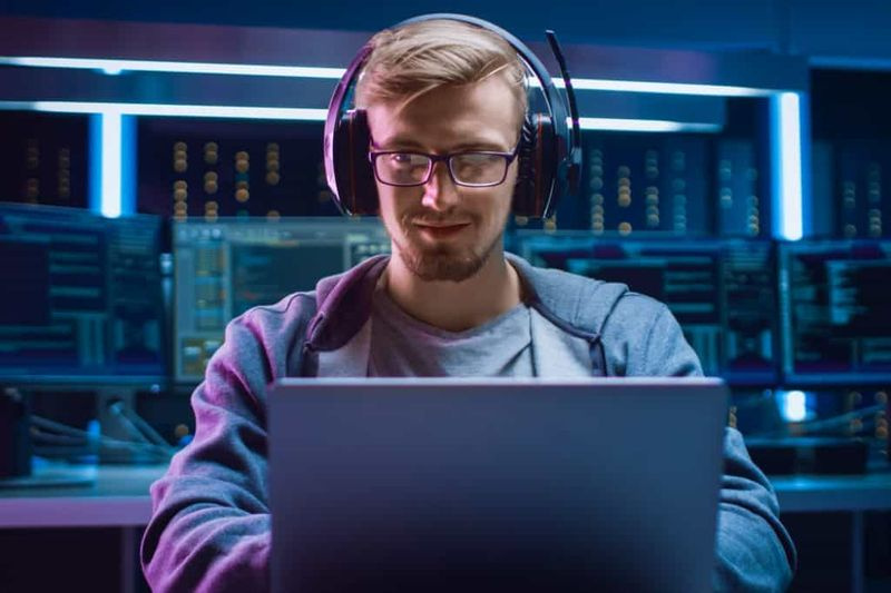 ASUS ROG Strix Hero III Batteritid och prestandarecension