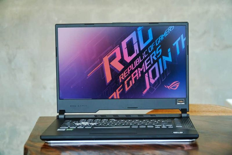 ASUS ROG Strix ScarIII私の最初の考えを確認する