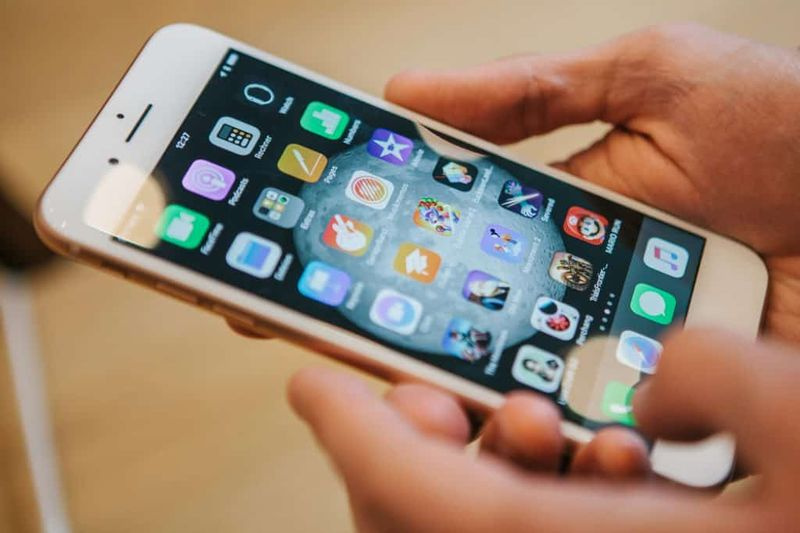 Porovnanie výdrže batérie a doby hovoru pre iPhone 8 a iPhone 8 Plus
