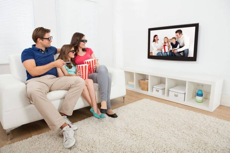 TCL 32S305 Portar & Anslutningsfunktioner Granskning
